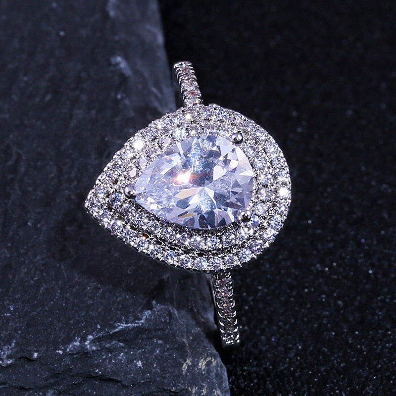 Sparkly Pear-shaped Water Drop Cubic Zirconia Wedding Rings